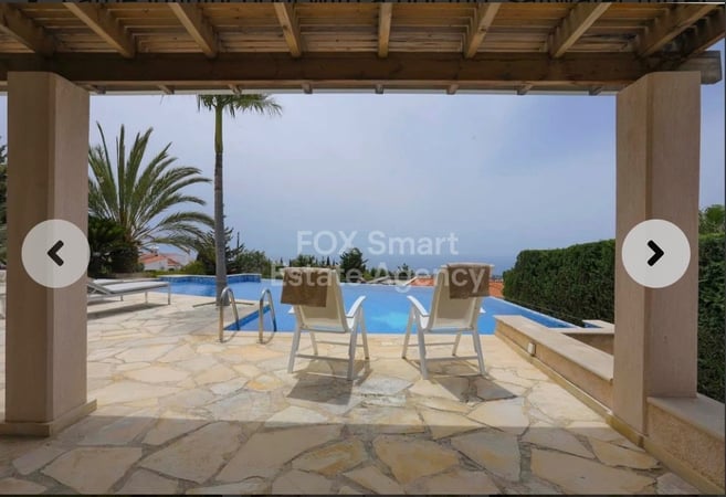 House in Tala - view 1