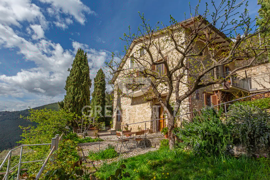 House in Silvignano - Image 3