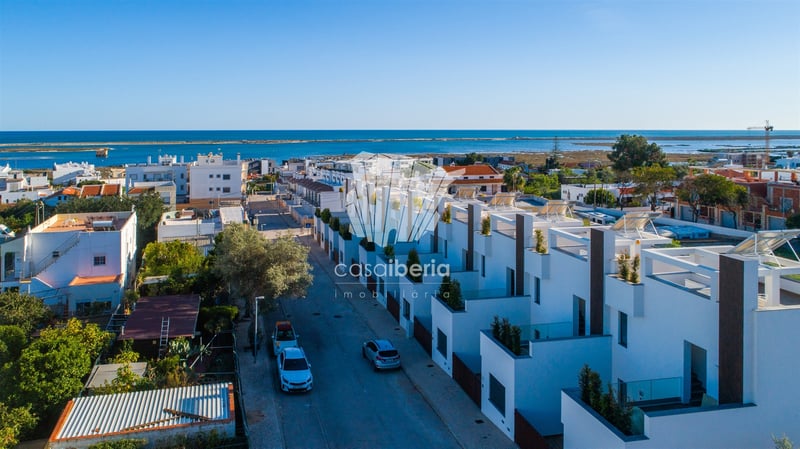 House in Fuzeta - view 1