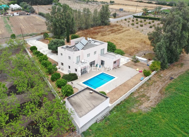 Villa in Yeroskipou - view 1