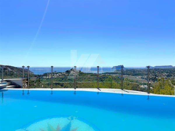 Villa in Moraira - view 1