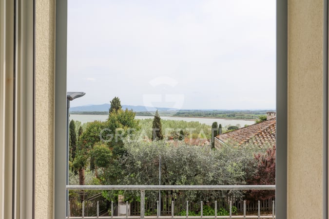 House in Castiglione del Lago - view 1