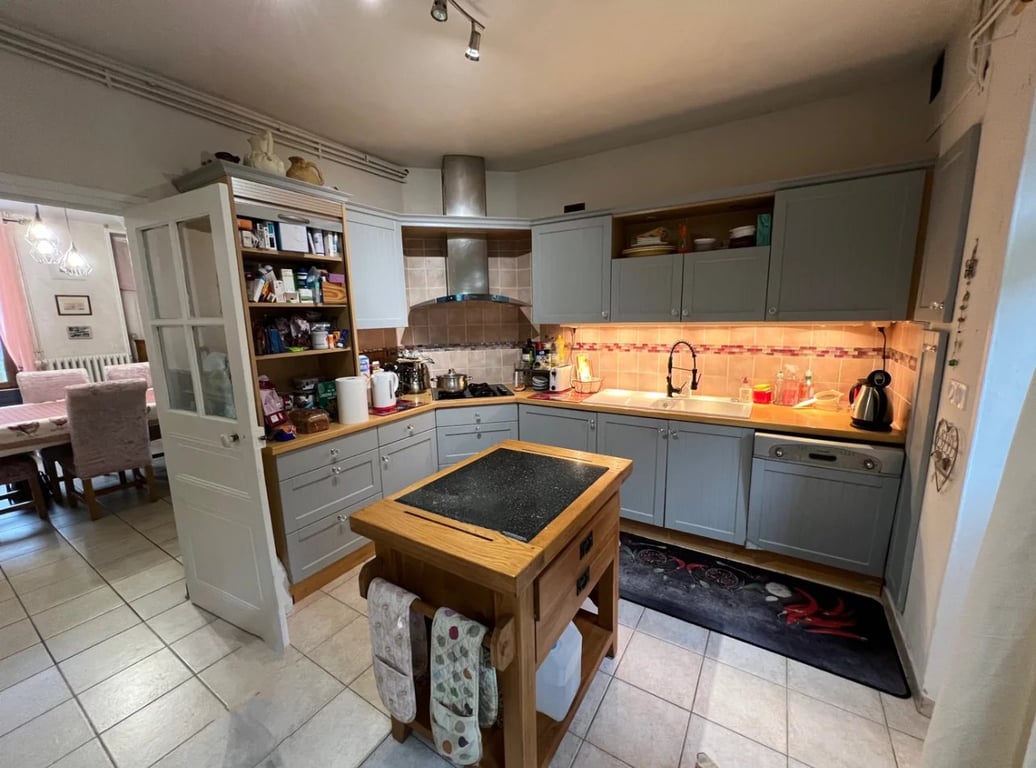 House in Cromac - Image 3