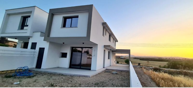 Villa in Larnaca Marina - view 1