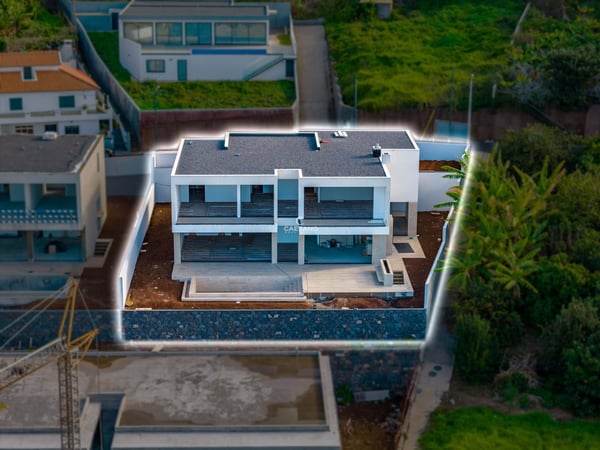 Villa in Arco da Calheta - view 1