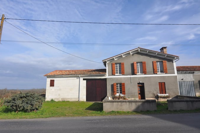 House in La Roche-Chalais - view 1