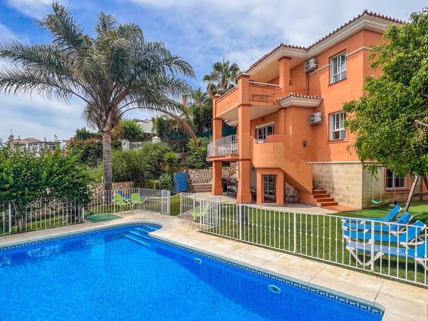 Villa in Mijas Costa - view 1