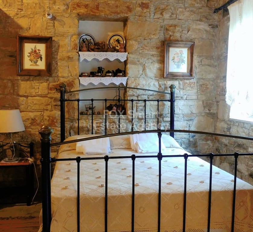 House in Lofou - Image 2