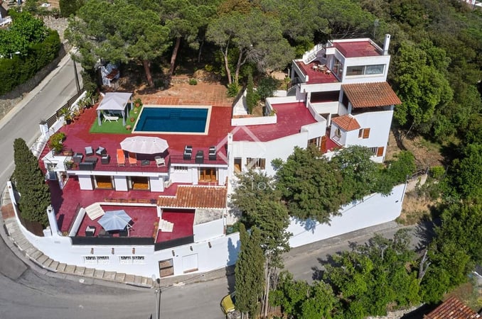 House in Sant Cebria de Vallalta - view 1