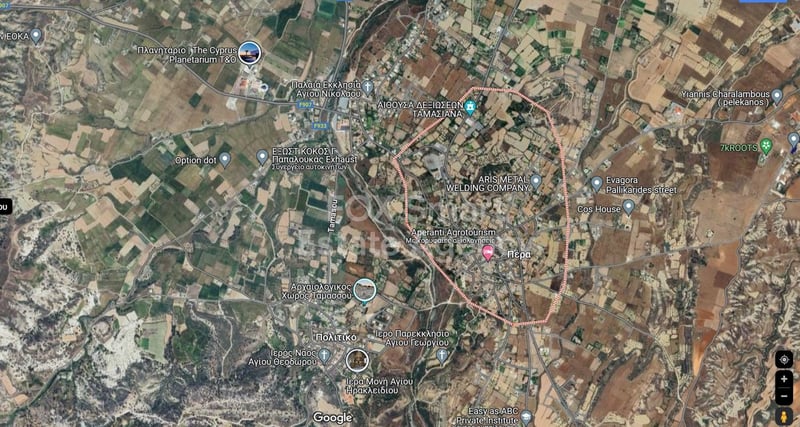 Land in Pera - view 1