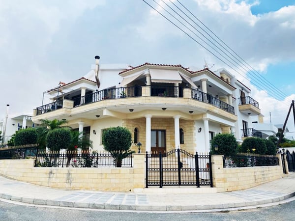 House in Emba - view 1