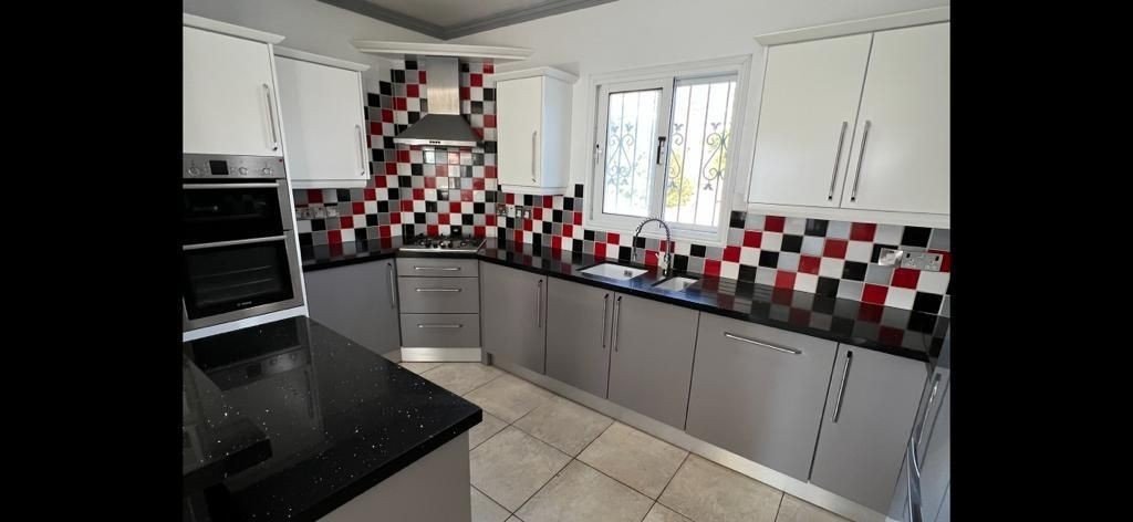 House in Pegeia - Image 3