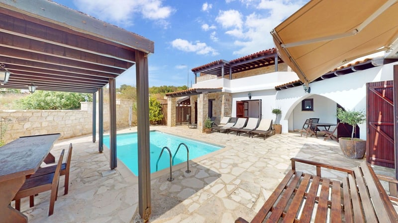 House in Ineia - view 1