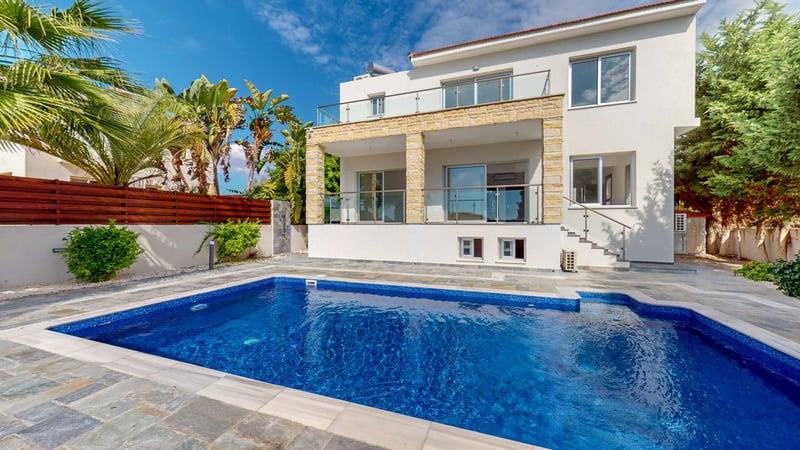 House in Kissonerga - view 1