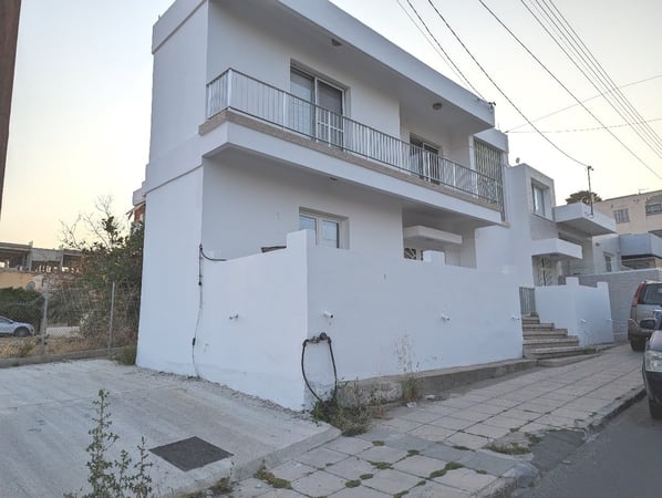 House in Ayios Theodoros - view 1