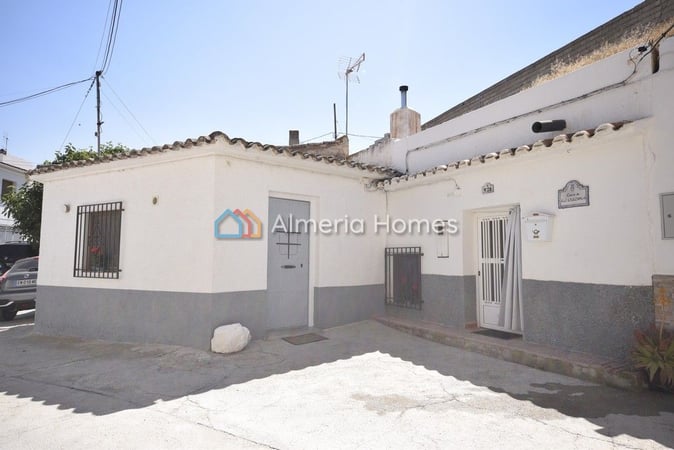 House in Baza - view 1