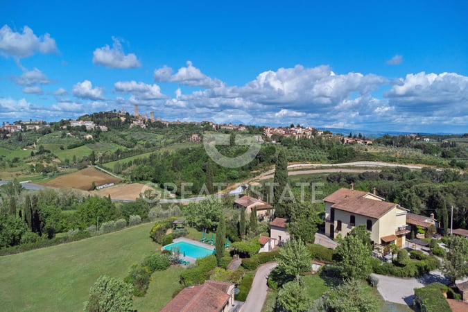 House in San Gimignano - view 1