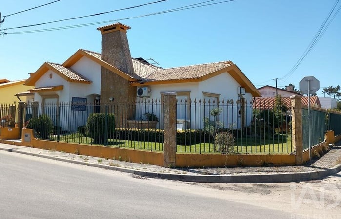 House in Gafanha da Encarnacao - view 1