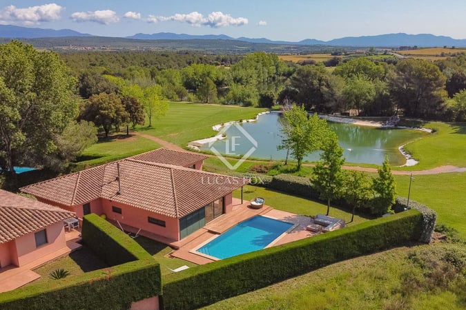 House in Navata - view 1