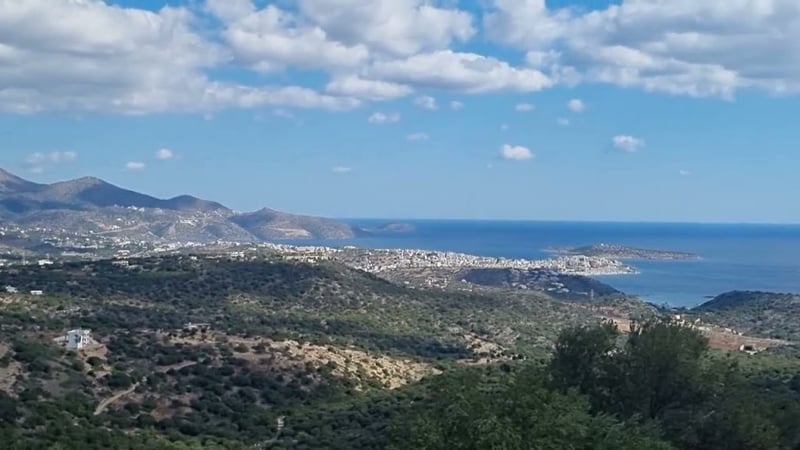 House in Agios Nikolaos - view 1