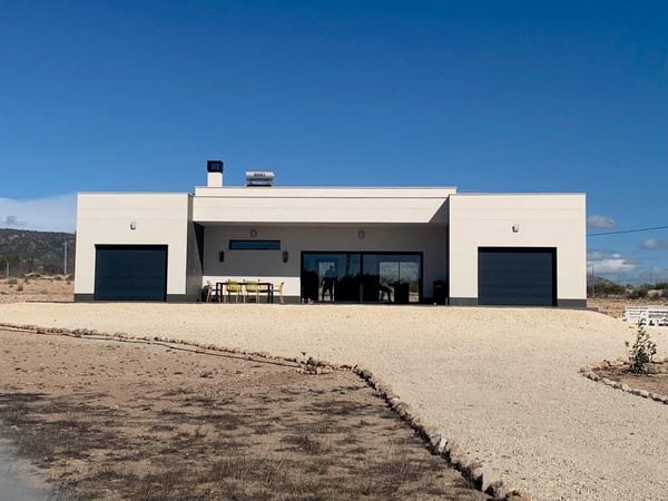 Villa in Pinoso - view 1