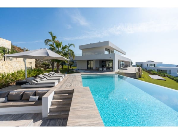 House in Benahavis - view 1