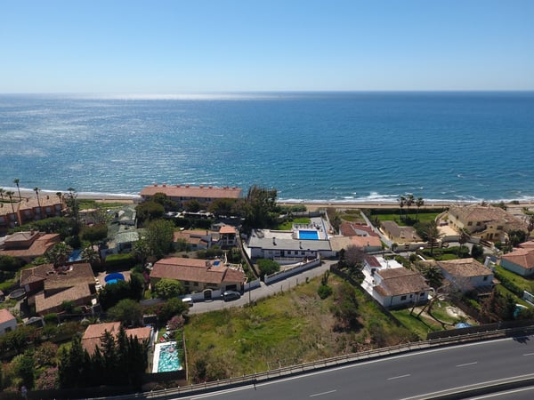 Land in Estepona - view 1