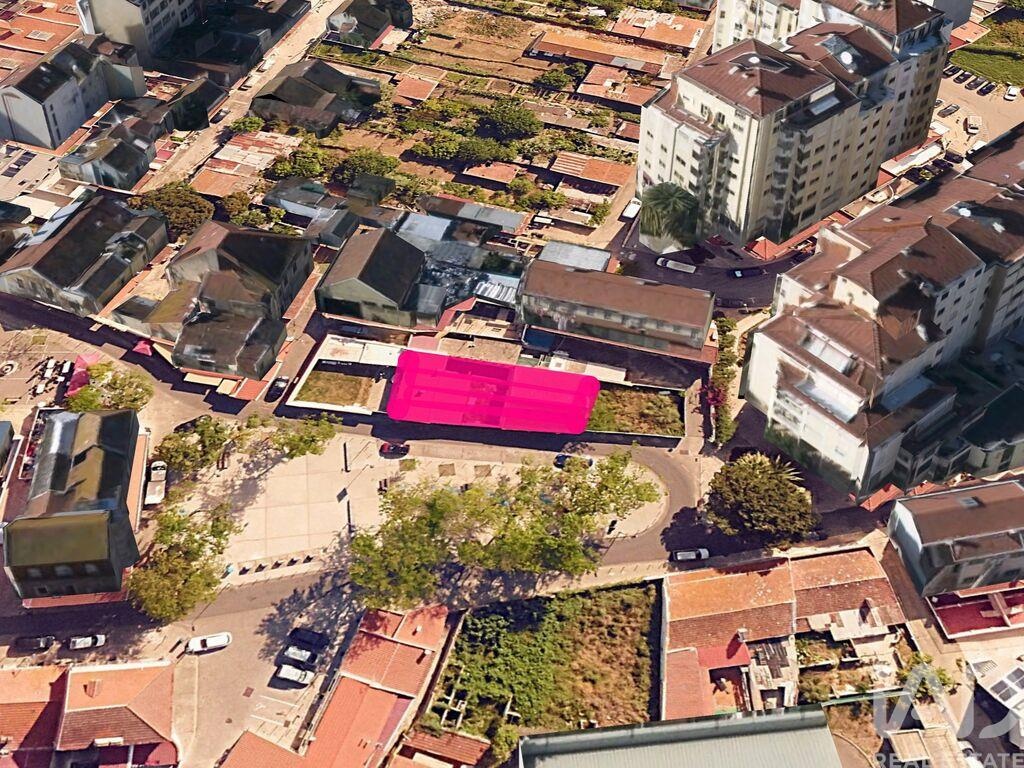 Land in Sao Domingos de Benfica