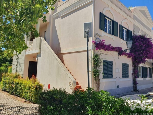 Apartment in Quarteira - view 1