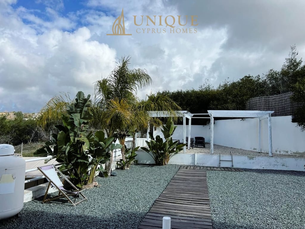 House in Tala - Image 3