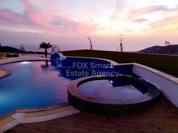 House in Kathikas - view 1