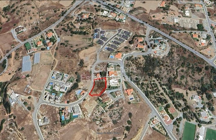 Land in Parekklisha - view 1