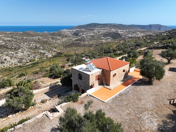Villa in Menetes - view 1