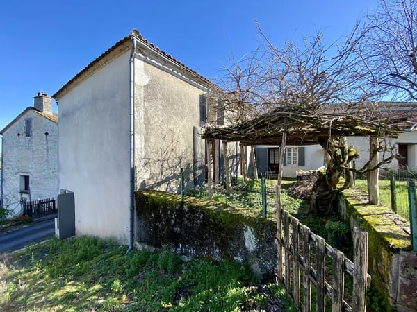 House in Montaut - view 1