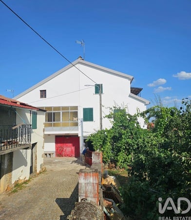 House in Parada - view 1