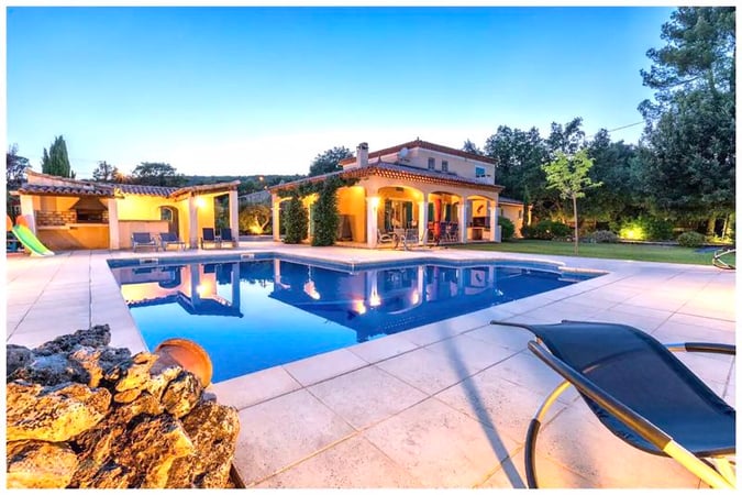 Villa in Gareoult - view 1