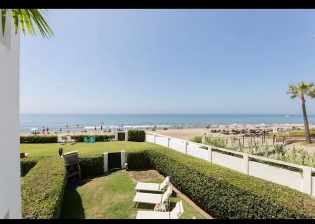 House in Marbella Del Este - view 1