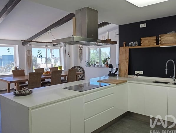 House in Mexilhoeira Grande - view 1