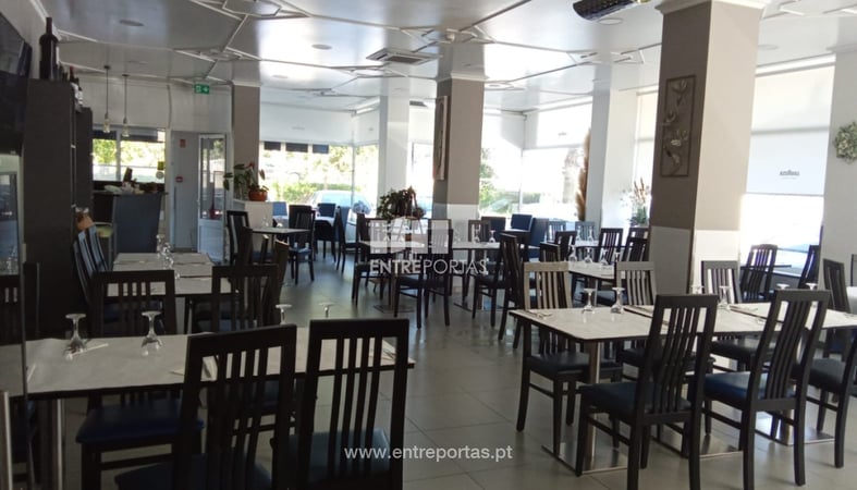 House in Vila Praia de Ancora - view 1