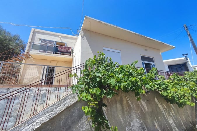 House in Sfaka - view 1