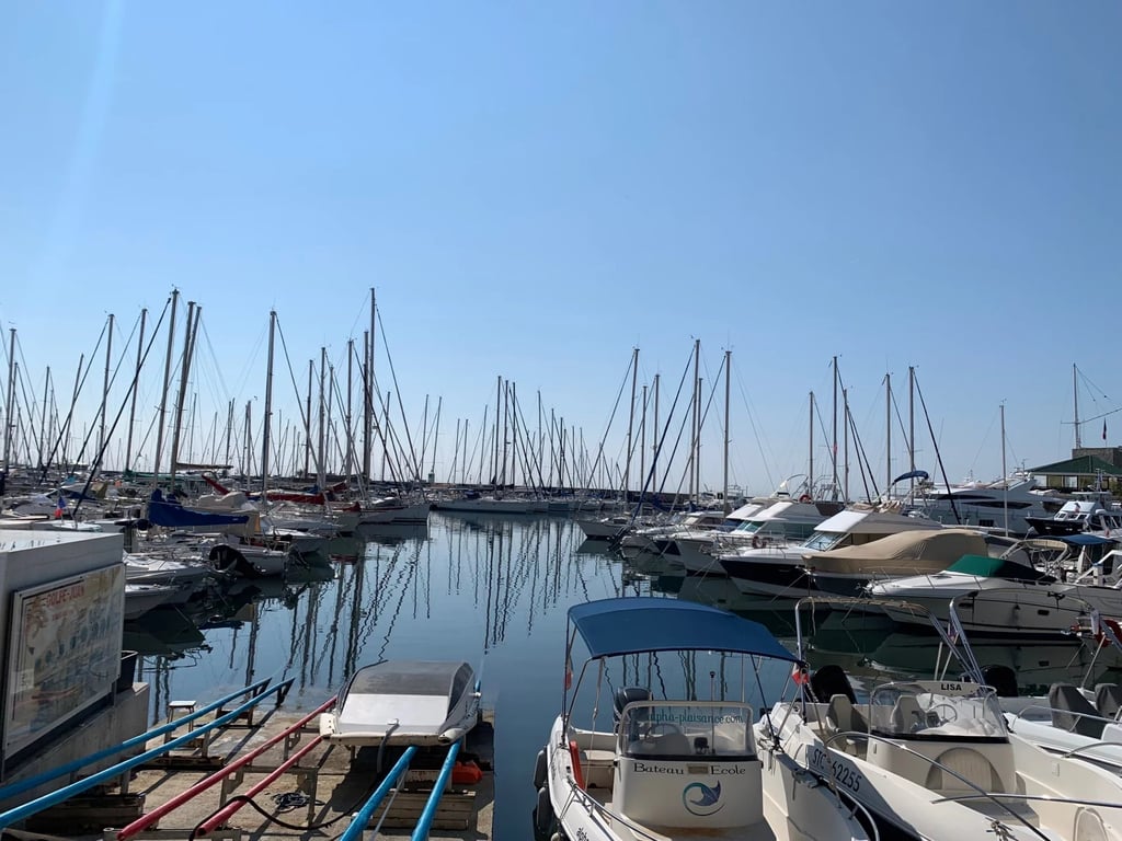 Apartment in Vallauris - Image 2