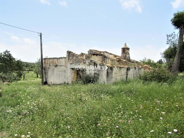 Villa in Quelfes - view 1