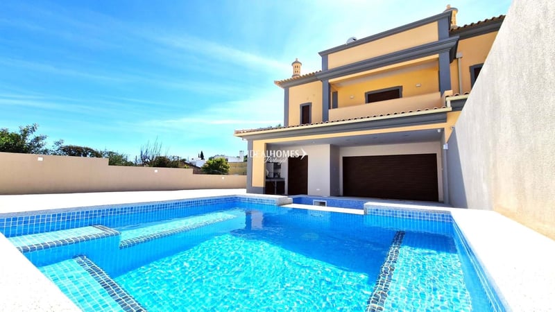 Villa in Loule - view 1