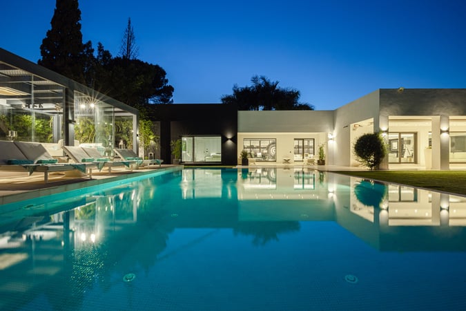 Villa in Nueva Andalucia - view 1