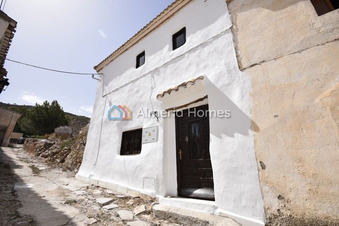 House in Albanchez - view 1