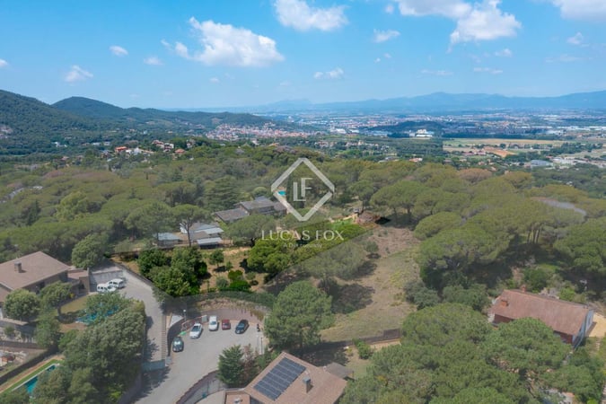 Land in Barcelona - view 1