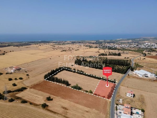 Land in Kouklia - view 1
