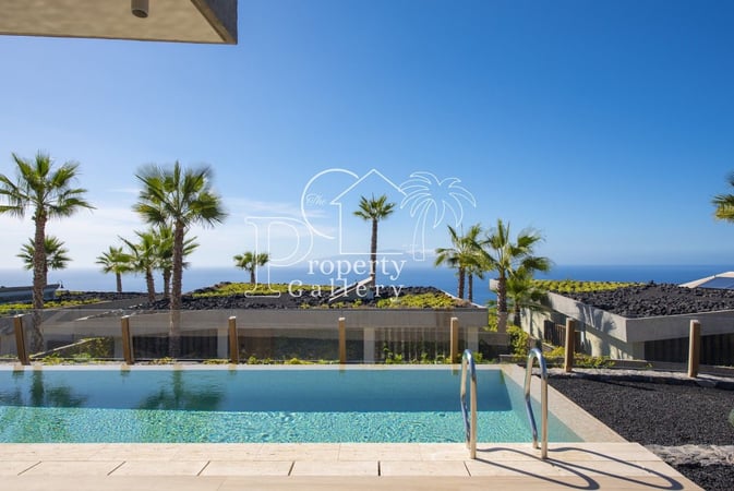 Villa in Alcala - view 1