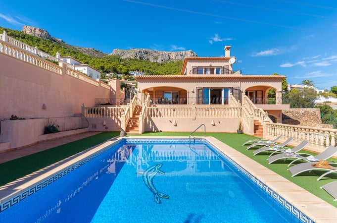 Villa in Calp - view 1