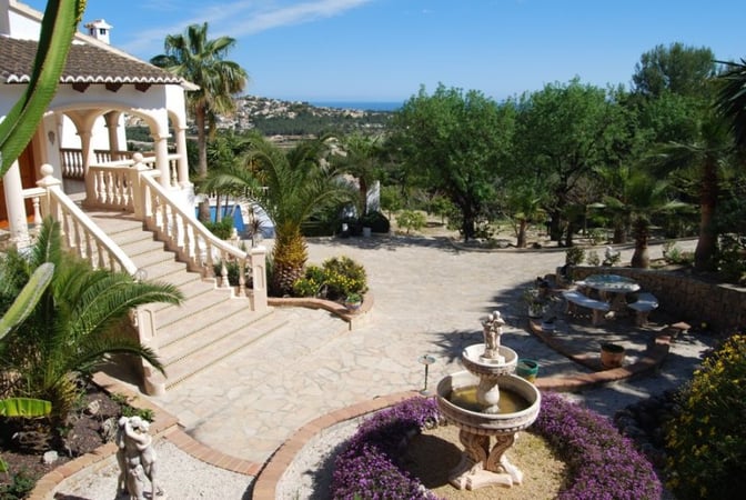 Villa in Calp - view 1